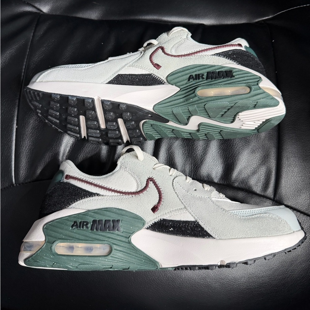 Nike Air Max Sneakers - Green, Black, White